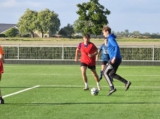 Training van S.K.N.W.K. JO19-1 van donderdag 22 mei 2025 (54/68)